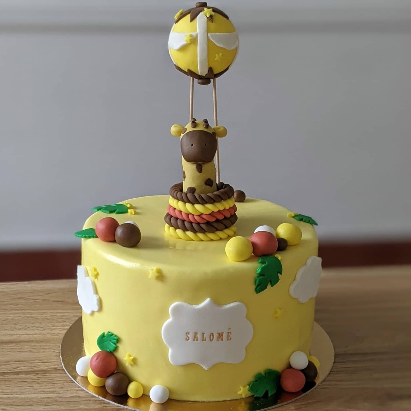 Gâteau décoré en pâte à sucre – Citron Pressé
